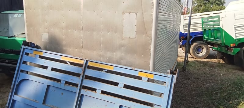 ราคา 49,000 บาทขายตู้เปียกสแตนเลสใส่ HINO megaตู้ 2บานสแตนเลสสวยๆในครัชซีกว้าง 82ซ.ม.ยาว 4 มี. 50 ในสูง1.85เมตร ในกว้าง 2 .20ม. สนใจ 091-146-4263 ด่วนตู้สวยๆ