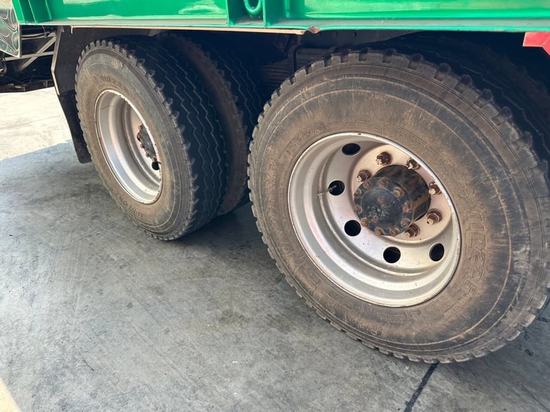 ราคา899000บาทขายรถบรรทุก 12 ล้อเทเลอร์ท้ายลาดฮีโน่FM2K-series 7 เครื่องE13C-380แรงม้ารถปี 2540 รถพน้อมใช้งานเอกสารทะเบียนพร้อมสนใจ0911464263