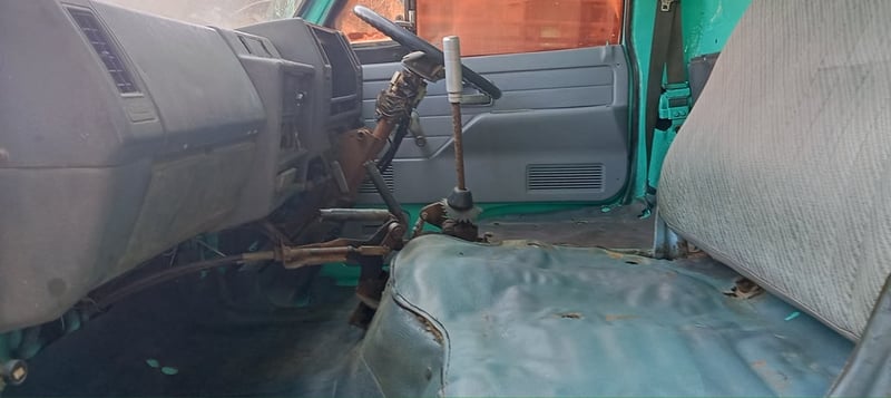 ราคา189000บาทขายรถบรรทุกหกล้อดั้ม isuzu nkr 55 EU รถห้างเครื่องดีดั้มยิงหลัง 3 คิวกระบะยาว 3.20 .เมตรกว้าง1.90เมตร ทะเบียนม 79 รถพร้อมใช้งานสนใจ 091-146-4263 คุณเยี่ยม