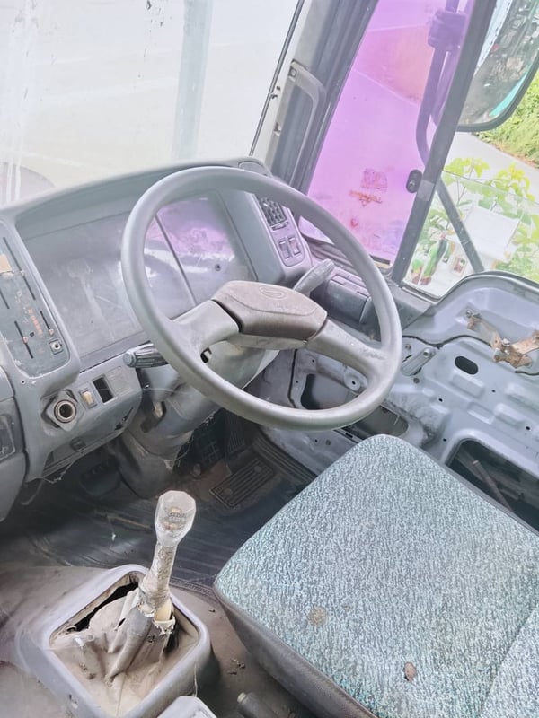 ราคา 329,000 บาทขายรถหกล้อดั้ม hino FC3Jเครื่อง jo7c -165 แรงม้าแน่นมากๆรถปี43พร้อมใช้งานจรีงเบรคทิฟฟี่พวงมาลัยเพาเวอร์เอกสารทะเบียนพร้อมสนใจติดต่อ 091-146-4263 คุณเยี่ยม