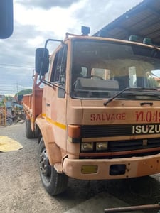 ราคา189000บาทขายรถบรรทุกอีซุซุFTR11Hเครื่อง 6 BD1-160 แรงม้าแน่นมากๆกระบะยาว 5 เมตร 20 กว้าง 2 เมตร 45 เอกสารมีทะเบียนพร้อมใช้งานสนใจ 091-146-4263