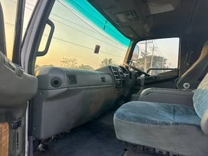  ราคา 199,000 บาทขายรถบรรทุก 6 ล้อมิตซูเครื่อง6D14 -165 แรงม้ารถปี 37 พวงมาลัยพาวเวอร์เบรคทิฟฟี่ กะบะช่องเครน  ยาว 6.40ม. กว้าง 2.42ม. เอกสารทะเบียนพร้อมสนใจ 091-146-4263