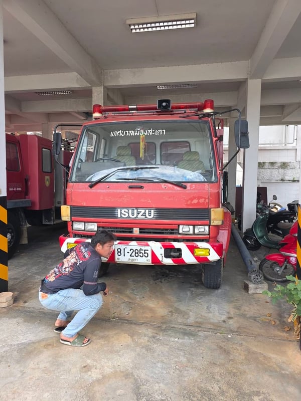 ราคา 329,000 บาทขายรถน้ำบรรทุก 10 ล้อเพลาเดียว isuzu fvm 12 m y เครื่อง 6 bg1 _175 แรงม้าแน่นมากๆถัง10000ลิตรไม่มีสายลากให้ครับรถปี 33 รถวิ่งแค่ 30,000 กิโลเมตรเอกสารทะเบียนพร้อมใช้สนใจ 091-146-4263 คุณเยี่ยม ราคา 329,000 บาทขายรถน้ำบรรทุก 10 ล้อเพลาเดียว isuzu fvm 12 m y เครื่อง 6 bg1 _175 แรงม้าแน่นมากๆถัง10000ลิตรไม่มีสายลากให้ครับรถปี 33 รถวิ่งแค่ 30,000 กิโลเมตรเอกสารทะเบียนพร้อมใช้สนใจ 091-146-4263 คุณเยี่ยม
