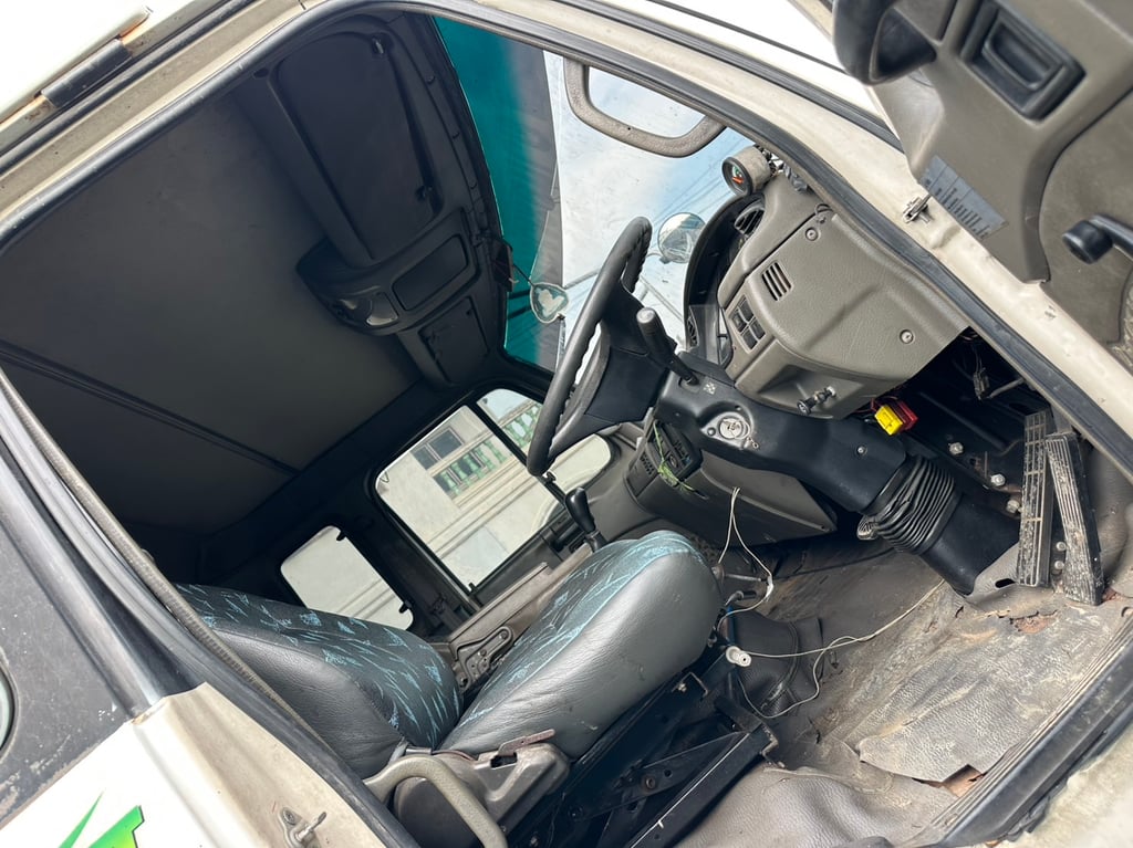ขายรถบรรทุก 6 ล้อตู้แห้ง10บาน nissan เครื่องFE6-216แรงม้ารถปี52เบรคทิฟฟี่พวงมาลัยเพาเวอร์กระบะยาว 7 เมตร 43 สูง 2 เมตร 55 เมตรกว้าง 2 เมตร 42 เอกสารทะเบียนพร้อมภาษีเต็มสนใจ 091-146-4263 ขายรถบรรทุก 6 ล้อตู้แห้ง10บาน nissan เครื่องFE6-216แรงม้ารถปี52เบรคทิฟฟี่พวงมาลัยเพาเวอร์กระบะยาว 7 เมตร 43 สูง 2 เมตร 55 เมตรกว้าง 2 เมตร 42 เอกสารทะเบียนพร้อมภาษีเต็มสนใจ 091-146-4263