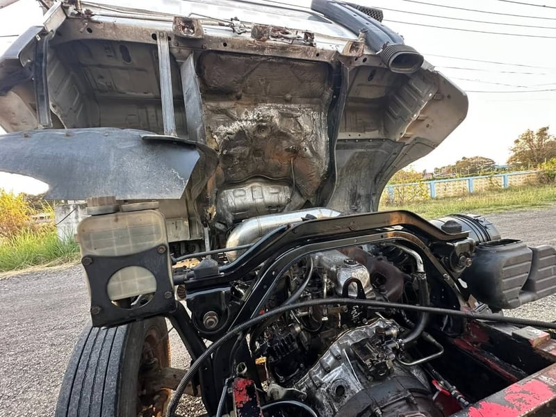  ราคา 199,000 บาทขายรถบรรทุก 6 ล้อมิตซูเครื่อง6D14 -165 แรงม้ารถปี 37 พวงมาลัยพาวเวอร์เบรคทิฟฟี่ กะบะช่องเครน  ยาว 6.40ม. กว้าง 2.42ม. เอกสารทะเบียนพร้อมสนใจ 091-146-4263