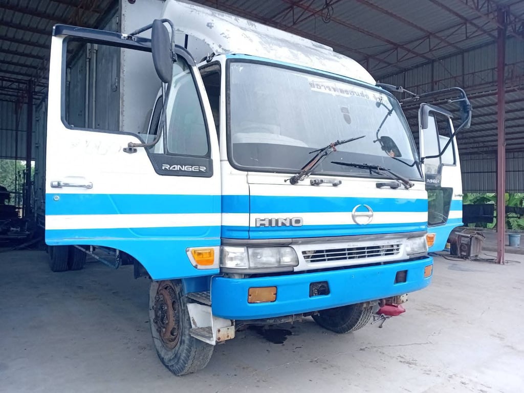 ราคา299000บาทขายรถบรรทุก 6 ล้อตู้แห้ง 10 บาท hino FF3H เครื่อง ho7d 195 แรงม้าแน่นมากๆรถปี 38 กระบะยาว 7.20 เมตร คอมแอร์ไม่มีครับ เอกสารทะเบียนพร้อมสนใจ 091-146-4263 คุณเยี่ยมด่วนราคาถูกๆ ราคา299000บาทขายรถบรรทุก 6 ล้อตู้แห้ง 10 บาท hino FF3H เครื่อง ho7d 195 แรงม้าแน่นมากๆรถปี 38 กระบะยาว 7.20 เมตร คอมแอร์ไม่มีครับ เอกสารทะเบียนพร้อมสนใจ 091-146-4263 คุณเยี่ยมด่วนราคาถูกๆ