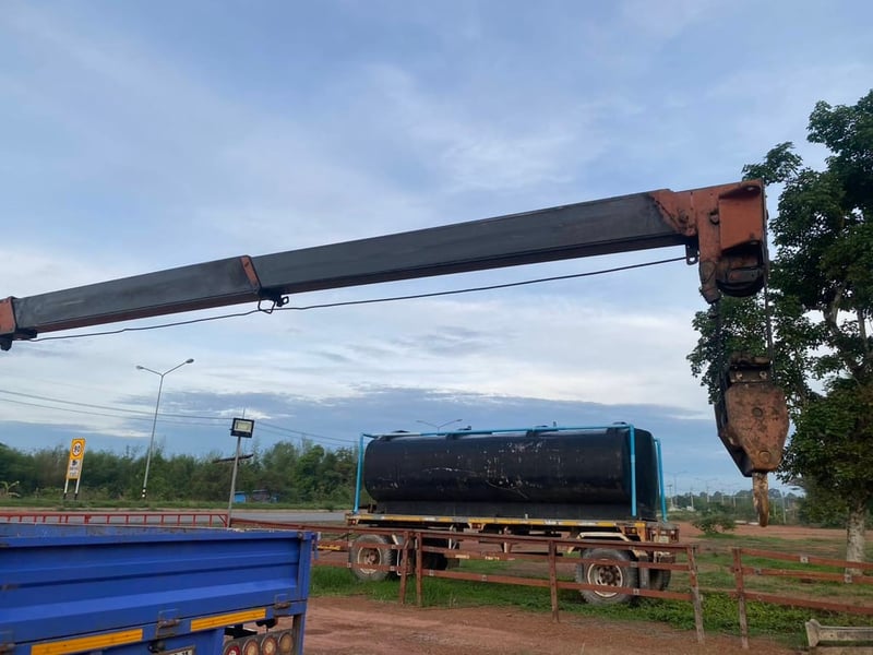 ขายรถบรรทุก 6 ล้อติดเครน isuzu NPR 71 เครื่อง 4 HG1-130 แรงม้ารถปี 48 เคนยูนิค 3 ตันท้องแบน 4 ปลอก 3 ชักสุดท้ายใช้ถอดสลับมือดึงกระบะติดเคแล้วเหลือ 4 เมตร 50เอกสารทะเบียนพร้อม
