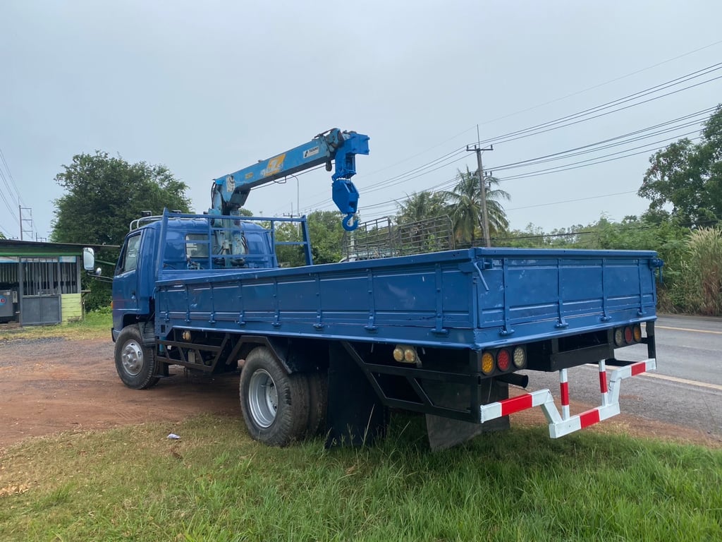 ราคา 29,0000 บาทรถบรรทุกติดเครน NPR 57L วางเครื่อง 4HL-150แรงม้าเครน2.5 ตันท้องวี 3 ปลอก 2 ชักพวงมาลัยพาวเวอร์กระบะปูพื้นเหล็กยาว 4.30 เมตรช่วงล่างใหญ่คัสซีสวยเอกสารทะเบียนพร้อมม.79แล้วสนใจ 091-146-4263 คุณเยี่ยมด่วน