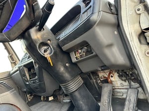 ราคา 390,000 บาทขายรถบรรทุกตู้แห้ง 6 ล้อ isuzu deca เครื่อง 6 HH1-200 แรงม้าฝาขาวรถปี 46 กระบะยาว 7.20 เมตรกว้าง 2.41 เมตรสูง 2.40 เมตรเอกสารทะเบียนพร้อมโอนสนใจ 091-146-4263 เยี่ยม ราคา 390,000 บาทขายรถบรรทุกตู้แห้ง 6 ล้อ isuzu deca เครื่อง 6 HH1-200 แรงม้าฝาขาวรถปี 46 กระบะยาว 7.20 เมตรกว้าง 2.41 เมตรสูง 2.40 เมตรเอกสารทะเบียนพร้อมโอนสนใจ 091-146-4263 เยี่ยม