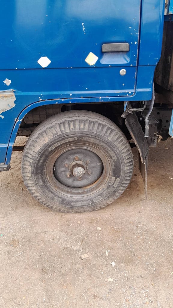ขาย isuzu nkr 4 ล้อเครื่อง 88 แรงม้าปี 35 กระบะยาว 3 เมตร 10 พวงมาลัยพาวเวอร์ระยะสั้นเอกสารทะเบียนพร้อม ขาย isuzu nkr 4 ล้อเครื่อง 88 แรงม้าปี 35 กระบะยาว 3 เมตร 10 พวงมาลัยพาวเวอร์ระยะสั้นเอกสารทะเบียนพร้อม
