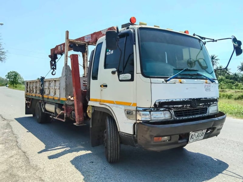 ราคา 18 9,000 บาทขายรถบรรทุก 6 ล้อติดเครน hino FD 116C เครื่องWO6E-165แรงม้าเครน unit 3 ตัน 3 ปลอก 2 ชักเคนมอเตอร์สวิงเสียขายแต่สภาพเอกสารทะเบียนพร้อมสนใจติดต่อ 091-146-4263 คุณเยี่ยม