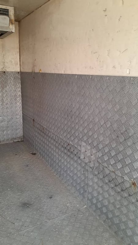 ราคา18900บาทขายตู้เก็บความเย็น ออกจาก 4 ล้อ nkr ขายตามสภาพที่เห็น 091-146-4263 คุณเยี่ยม