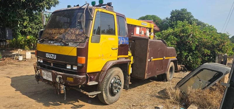 ราคา 28 9,000 บาทขายรถยก isuzu FTR เครื่อง 6BD1-165 แรงม้าเครื่องดีมากติดเครนทอนาโด 3ตัน3ปลอก2ชักพวงมาลัยพาวเวอร์มีแอร์เบรกธรรมดาเอกสารทะเบียนพร้อมรถพร้อมใช้งานยาง 900 ขอบ 20 สวยๆสนใจ 091-146-4263