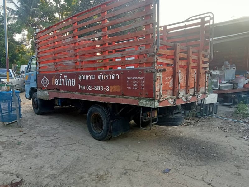 ขายรถบรรทุก 6 ล้อ isuzu NPR 115 แรงม้าเครื่องดีพวงมาลัยธรรมดาก็สีสวยเอกสารทะเบียนพร้อม ขายรถบรรทุก 6 ล้อ isuzu NPR 115 แรงม้าเครื่องดีพวงมาลัยธรรมดาก็สีสวยเอกสารทะเบียนพร้อม