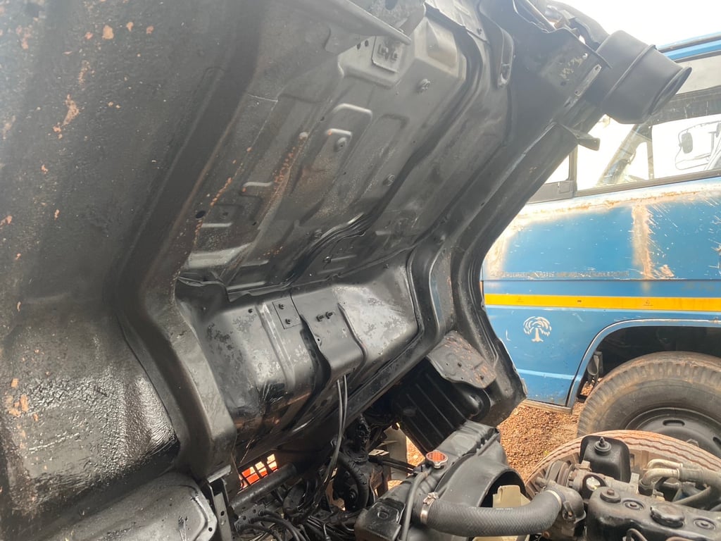 ราคา129000บาทรถบรรทุก 4 ล้อเล็กNKR55 EU1เครื่อง 4JB1-88เเรงม้ารถปี 41 มีแอร์เอกสารทะเบียนพร้อมกระบะเหล็กยาว 3 เมตรสนใจ 091-146-4263 คุณเยี่ยม