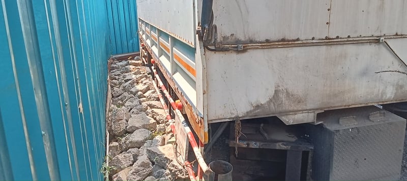 ขายกระบะเหล็กยาวยาว 7 เมตร 20 มีลิปท้ายใส่ hino FG มา