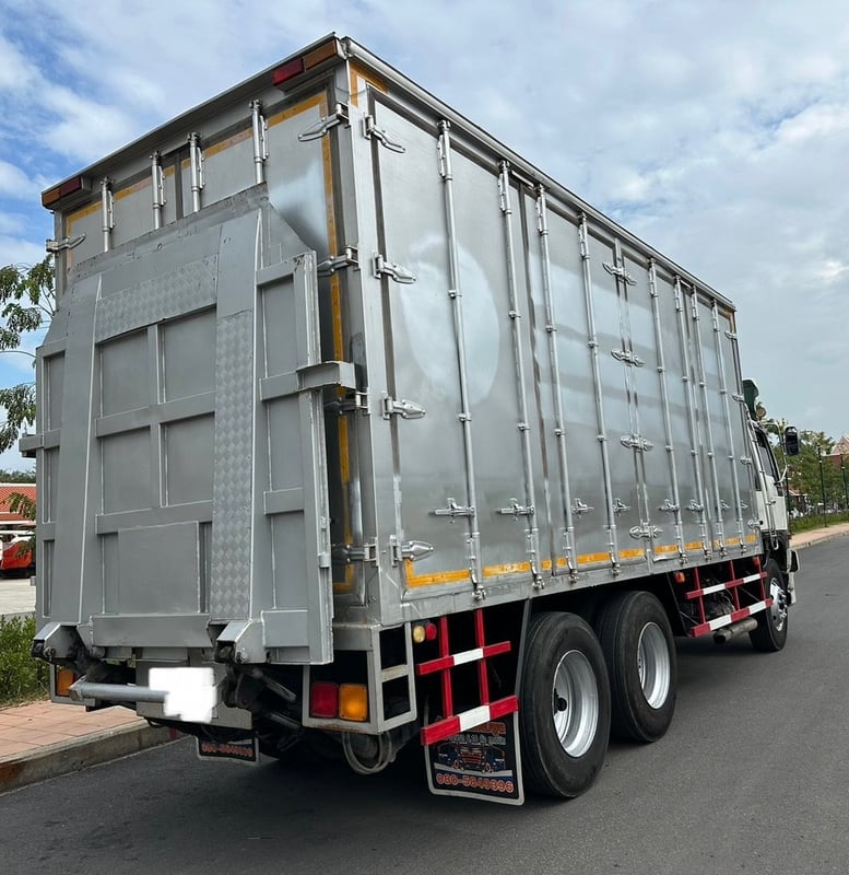 ราคา479000บาทขายรถบรรทุกสิบล้อตู้ 10 บาน hino FL 1 <เครื่อง jo8c turbo -220 แรงม้าเครื่องแห้งไม่มีไอไ ม่มีเยิ้มรถปี 37 ยาว 6 เมตร 30 กว้าง 2 เมตร 47 สูง 2 เมตร 65 เอกสารทะเบียนพร้อมใช้สนใจ 091-146-4263 คุณเยี่ยม ราคา479000บาทขายรถบรรทุกสิบล้อตู้ 10 บาน hino FL 1 <เครื่อง jo8c turbo -220 แรงม้าเครื่องแห้งไม่มีไอไ ม่มีเยิ้มรถปี 37 ยาว 6 เมตร 30 กว้าง 2 เมตร 47 สูง 2 เมตร 65 เอกสารทะเบียนพร้อมใช้สนใจ 091-146-4263 คุณเยี่ยม