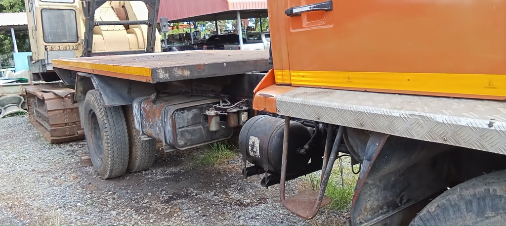 ราคา 139,000 บาทขายบรรทุก 6 ล้อ isuzu FTR เครื่อง 6BD1-160แรงม้าแน่นมากๆรถปี 32 คัสซีสวยทั้งเส้นเอกสารทะเบียนพร้อมสนใจ 091-146-4263คุณ เยี่ยม