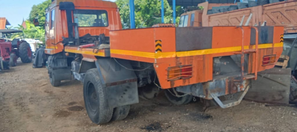 ราคา 139,000 บาทขายรถบรรทุก 6 ล้อmitsubishi เครื่อง 6d14 -160 แรงม้าแน่นมากๆปี 33มีช่องวางเครน เบรคธรรมดาพวงมาลัยพาวเวอร์รถมีทะเบียนพร้อมกันชนหน้ามี แบตเตอรี่ไม่มีให้ครับผมสนใจ091-146-4263