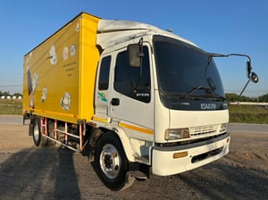 ขายรถบรรทุก 6 ล้อตู้แห้ง isuzu FTR 33 H เครื่อง 6HH1- 200 แรงม้ารถปี 46 ตู้ยาว 5 .42ม. สูง 2.30 ม.กว้าง 2.40ม. ช่วงล้อ 4.25ม. เอกสารทะเบียนพร้อมสนใจติดต่อได้ ขายรถบรรทุก 6 ล้อตู้แห้ง isuzu FTR 33 H เครื่อง 6HH1- 200 แรงม้ารถปี 46 ตู้ยาว 5 .42ม. สูง 2.30 ม.กว้าง 2.40ม. ช่วงล้อ 4.25ม. เอกสารทะเบียนพร้อมสนใจติดต่อได้