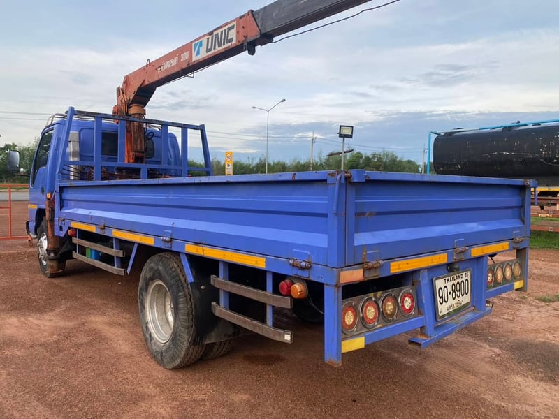 ขายรถบรรทุก 6 ล้อติดเครน isuzu NPR 71 เครื่อง 4 HG1-130 แรงม้ารถปี 48 เคนยูนิค 3 ตันท้องแบน 4 ปลอก 3 ชักสุดท้ายใช้ถอดสลับมือดึงกระบะติดเคแล้วเหลือ 4 เมตร 50เอกสารทะเบียนพร้อม