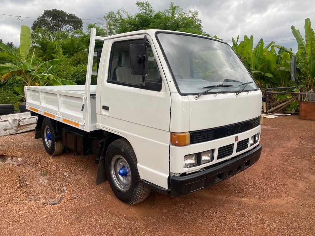 ราคา129000บาทรถบรรทุก 4 ล้อเล็กNKR55 EU1เครื่อง 4JB1-88เเรงม้ารถปี 41 มีแอร์เอกสารทะเบียนพร้อมกระบะเหล็กยาว 3 เมตรสนใจ 091-146-4263 คุณเยี่ยม