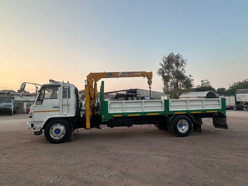 อีซูซุ6ล้อ FTR32NR 195แรงม้าปี39 ติดเครนยูนิค3ตันขายาว กระบะยาว6.20เมตร กว้าง4.45เมตร รถสวยแอร์เย็นพร้อมทำงาน ราคา449,000