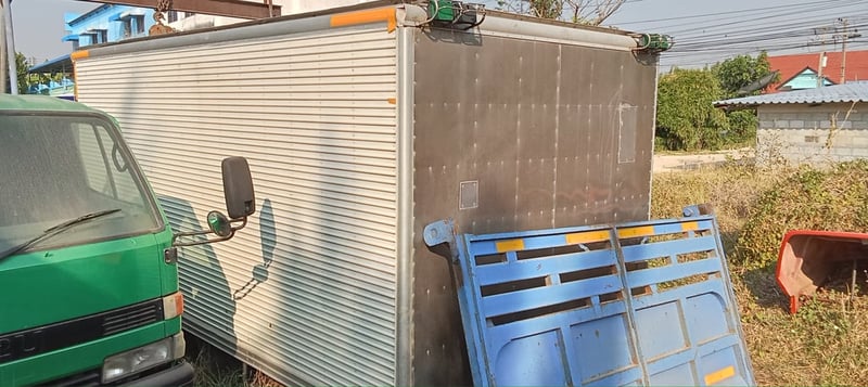 ราคา 49,000 บาทขายตู้เปียกสแตนเลสใส่ HINO megaตู้ 2บานสแตนเลสสวยๆในครัชซีกว้าง 82ซ.ม.ยาว 4 มี. 50 ในสูง1.85เมตร ในกว้าง 2 .20ม. สนใจ 091-146-4263 ด่วนตู้สวยๆ