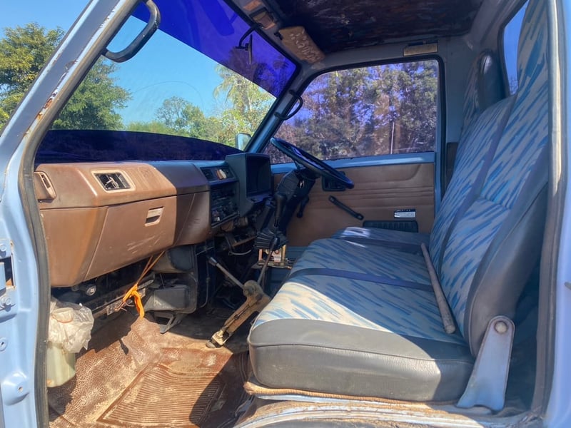 ขายรถบรรทุก 4 ล้อดั้ม isuzu tl เครื่อง 85 แรงม้ารถปี 46 พวงมาลัยธรรมดาหัวยกไม่ได้ไม่มีแอร์กระบะยาว 3 เมตรยี่กว้าง 1.80 เมตรเอกสารทะเบียนพร้อม