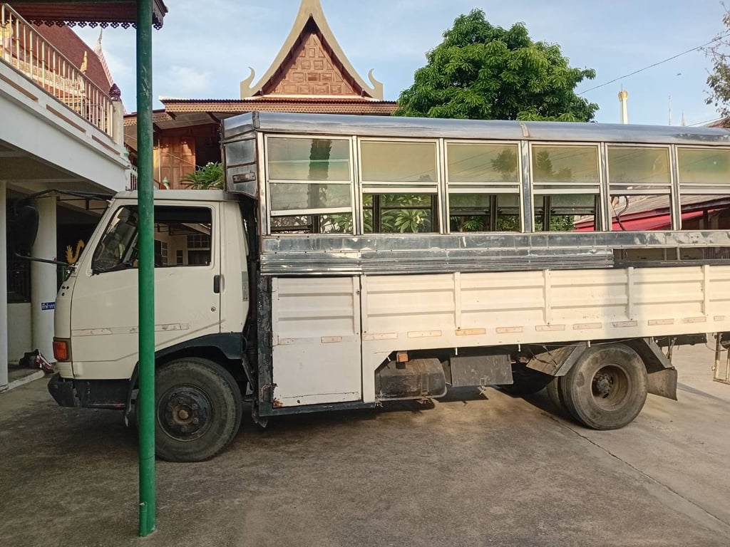 ราคา 149,000 บาทขายรถบรรทุก 6 ล้อ hino FB113เครื่อง 117 แรงม้ารถปี 32หลังคามีให้ครับกระบะเหล็กยาว 5 เมตรเอกสารทะเบียนพร้อมสนใจติดต่อ 091-146-4263 ราคา 149,000 บาทขายรถบรรทุก 6 ล้อ hino FB113เครื่อง 117 แรงม้ารถปี 32หลังคามีให้ครับกระบะเหล็กยาว 5 เมตรเอกสารทะเบียนพร้อมสนใจติดต่อ 091-146-4263