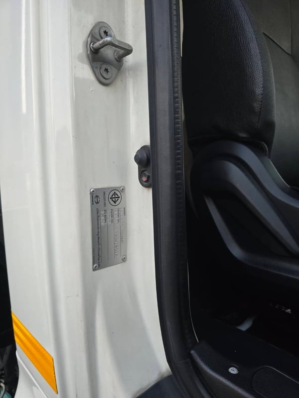 ราคา 89,0000 บาทขายรถทุก 6 ล้อ hino fc9jLเครื่อง jo5E-175แรงม้าแม่นมากๆรถปี 63 ไมล์วิ่งไม่ถึงแสนโลรถยาว 6.60เมตร เอกสารทะเบียนพร้อมภาษีเต็มพร้อมใช้งานสนใจติดต่อรถบ้านคุณเยี่ยม 091-146-4263 ด่วน