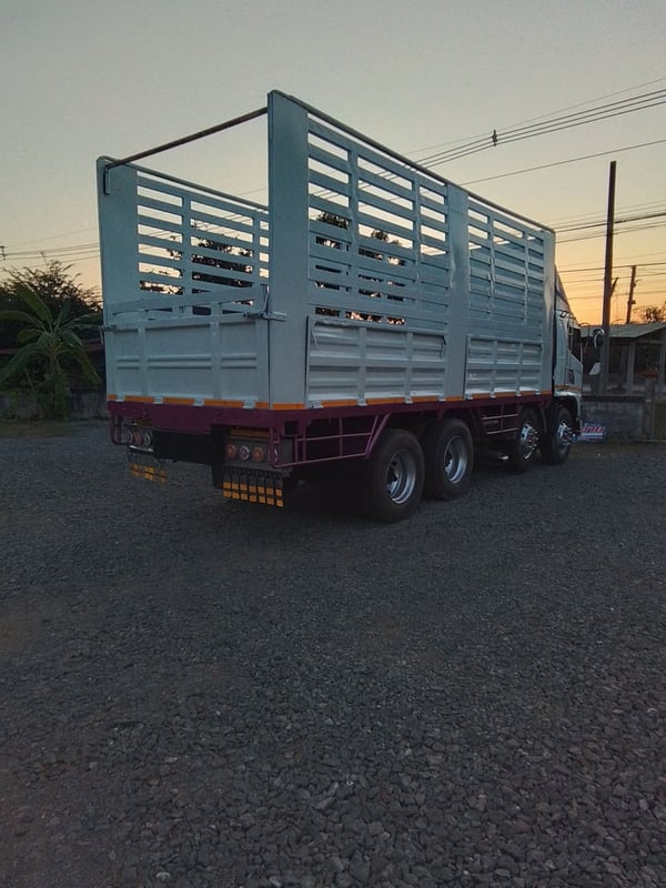 ขายรถบรรทุกคอกสูง 12 ล้อ เพลาเดียว อีโน่ FL8J  เครื่อง JO8E-251แรงม้า รถปี 55 คาน 2 ถุงลม เอกสารทะเบียนพร้อมสนใจ 0911464263
