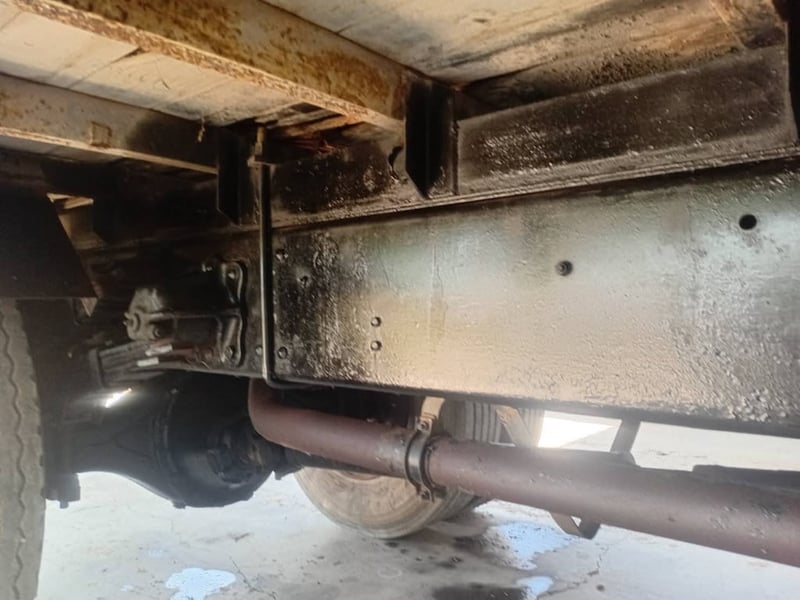 ราคา279000บาทขายรถบรรทุก 6 ล้อตู้แห้ง 10 บาท hino FF3H เครื่อง ho7d 195 แรงม้าแน่นมากๆรถปี 38 กระบะยาว 7.20 เมตร คอมแอร์ไม่มีครับ เอกสารทะเบียนพร้อมสนใจ 091-146-4263 คุณเยี่ยมด่วนราคาถูกๆ