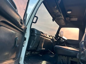 ขายรถบรรทุก 6 ล้อ isuzu deca FTR 33p2y เครื่อง 6JHH-1 200 แรงม้ารถปี 46 กระบะเหล็กยาว 7.20 เอกสารทะเบียนพร้อมยาง 900 ขอบ 20 สนใจ 091-146-4263 คุณเยี่ยม