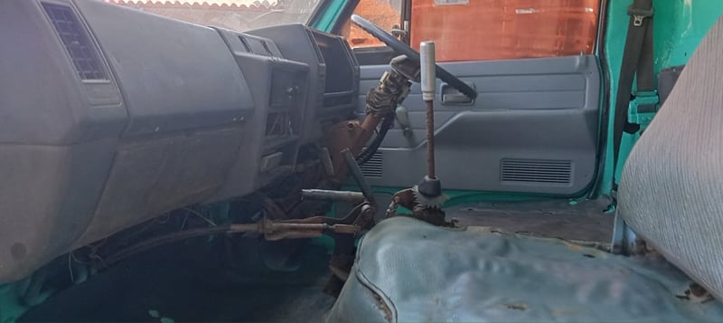 ราคา189000บาทขายรถบรรทุกหกล้อดั้ม isuzu nkr 55 EU รถห้างเครื่องดีดั้มยิงหลัง 3 คิวกระบะยาว 3.20 .เมตรกว้าง1.90เมตร ทะเบียนม 79 รถพร้อมใช้งานสนใจ 091-146-4263 คุณเยี่ยม