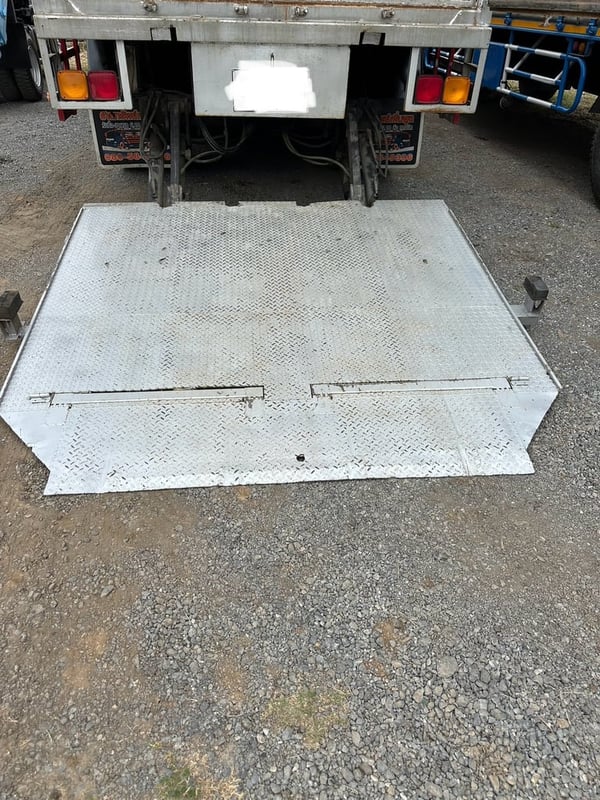 ราคา439000บาทขายรถบรรทุกสิบล้อตู้ 10 บาน hino FL 1 <เครื่อง jo8c turbo -220 แรงม้าเครื่องแห้งไม่มีไอไ ม่มีเยิ้มรถปี 37 ยาว 6 เมตร 30 กว้าง 2 เมตร 47 สูง 2 เมตร 65 เอกสารทะเบียนพร้อมใช้สนใจ 091-146-4263 คุณเยี่ยม hino | FL | ปี 1994 ฿ 439,000