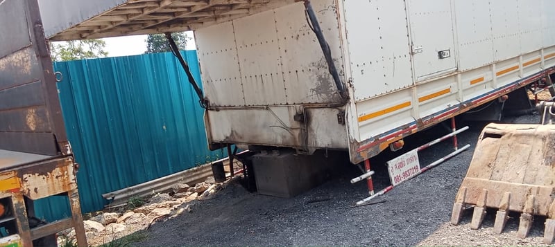 ขายกระบะเหล็กยาวยาว 7 เมตร 20 มีลิปท้ายใส่ hino FG มา