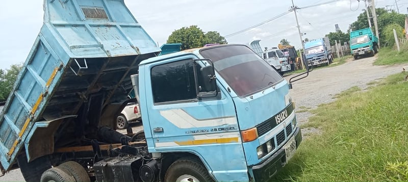 ขายรถบรรทุกหกล้อดั้ม isuzu nkr 55 EU รถห้างเครื่องดีดั้มยิงหลัง 3 คิวกระบะยาว 2.80 .เมตรกว้าง1.90เมตร ทะเบียนม 79 รถพร้อมใช้งานสนใจ 091-146-4263 คุณเยี่ยม ขายรถบรรทุกหกล้อดั้ม isuzu nkr 55 EU รถห้างเครื่องดีดั้มยิงหลัง 3 คิวกระบะยาว 2.80 .เมตรกว้าง1.90เมตร ทะเบียนม 79 รถพร้อมใช้งานสนใจ 091-146-4263 คุณเยี่ยม