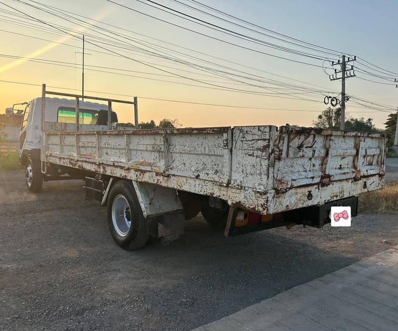  ราคา 199,000 บาทขายรถบรรทุก 6 ล้อมิตซูเครื่อง6D14 -165 แรงม้ารถปี 37 พวงมาลัยพาวเวอร์เบรคทิฟฟี่ กะบะช่องเครน  ยาว 6.40ม. กว้าง 2.42ม. เอกสารทะเบียนพร้อมสนใจ 091-146-4263