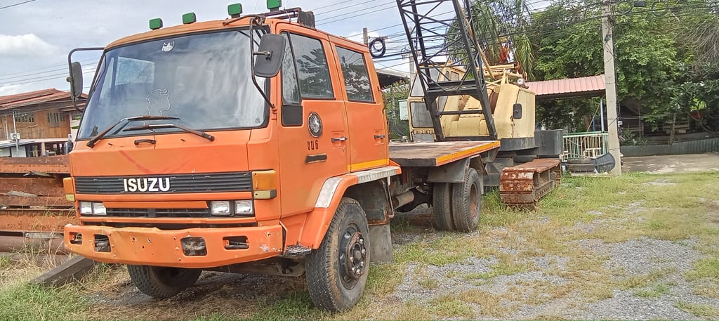ราคา 139,000 บาทขายบรรทุก 6 ล้อ isuzu FTR เครื่อง 6BD1-160แรงม้าแน่นมากๆรถปี 32 คัสซีสวยทั้งเส้นเอกสารทะเบียนพร้อมสนใจ 091-146-4263คุณ เยี่ยม