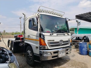 ราคา 589,000 บาทขายรถยกสิบล้อคัสซี 3M เครื่อง jo 7 e 210 แรงม้าคอมมอนเรลรถปี 38ทุกอย่างลงเล่มหมดแล้วรถเฉพาะกิจช่วงล่าง 2 เพลายางใหม่ 10 เส้นวินใช้น้ำมันรีโมทเอกสารทะเบียนพร้อมสนใจติดต่อ xxx-xxx-xx63