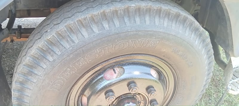 ราคา499000บาทขายรถบรรทุก isuzu FTR 33 P2 เครื่อง6HH1- 200 ฝาขาวตู้แห้ง 10 บานรถปี 46 กระบะตู้ในยาว 7.40 เมตร ในกว้าง 2 .32เมตร ในสูง 2 .57เมตรเอกสารทะเบียนพร้อมทะเบียนแจ้งม.79 รถพร้อมใช้งานสนใจติดต่อ 091-146-4263 คุณเยี่ยม