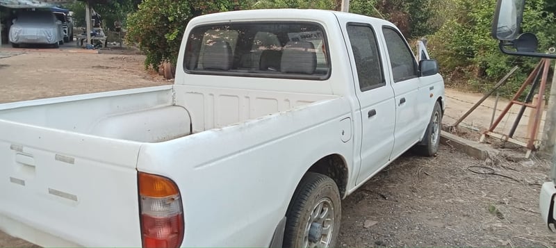 ขายรถกระบะ 4 ประตูฟอร์ดเครื่อง 2500 cc รถปี 47 รถเดิมๆมือหนึ่งป้ายแดงเอกสารทะเบียนพร้อม