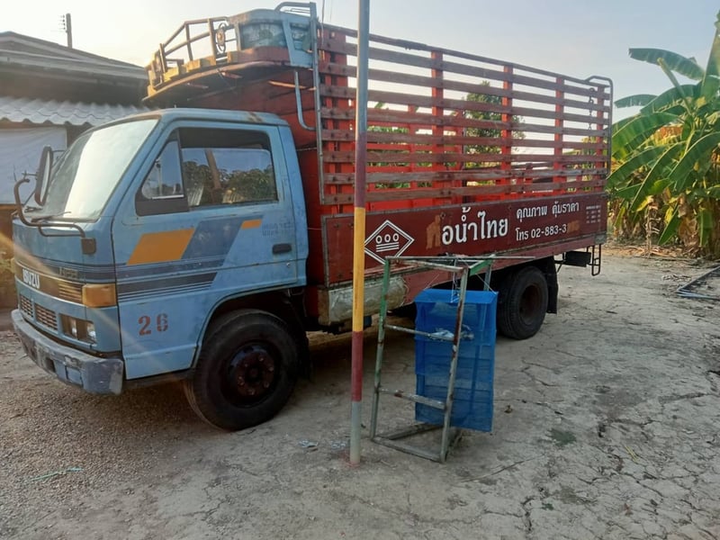 ขายรถบรรทุก 6 ล้อ isuzu NPR 115 แรงม้าเครื่องดีพวงมาลัยธรรมดาก็สีสวยเอกสารทะเบียนพร้อม ขายรถบรรทุก 6 ล้อ isuzu NPR 115 แรงม้าเครื่องดีพวงมาลัยธรรมดาก็สีสวยเอกสารทะเบียนพร้อม