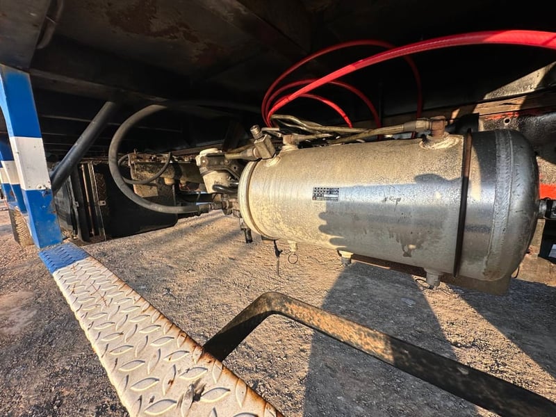 ขายรถบรรทุก 6 ล้อตู้แห้ง 10 บาท isuzu เครื่อง 205 แรงม้าแน่นมากๆรถปี่38พร้อมใช้งานกระบะยาว 7.42ม.กว้าง2.42ม.สูง 2.60ม.เอกสารทะเบียนพร้อมสนใจ 091-146-4263