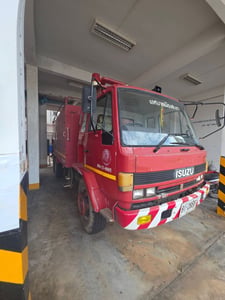 ราคา 329,000 บาทขายรถน้ำบรรทุก 10 ล้อเพลาเดียว isuzu fvm 12 m y เครื่อง 6 bg1 _175 แรงม้าแน่นมากๆถัง10000ลิตรไม่มีสายลากให้ครับรถปี 33 รถวิ่งแค่ 30,000 กิโลเมตรเอกสารทะเบียนพร้อมใช้สนใจ 091-146-4263 คุณเยี่ยม ราคา 329,000 บาทขายรถน้ำบรรทุก 10 ล้อเพลาเดียว isuzu fvm 12 m y เครื่อง 6 bg1 _175 แรงม้าแน่นมากๆถัง10000ลิตรไม่มีสายลากให้ครับรถปี 33 รถวิ่งแค่ 30,000 กิโลเมตรเอกสารทะเบียนพร้อมใช้สนใจ 091-146-4263 คุณเยี่ยม