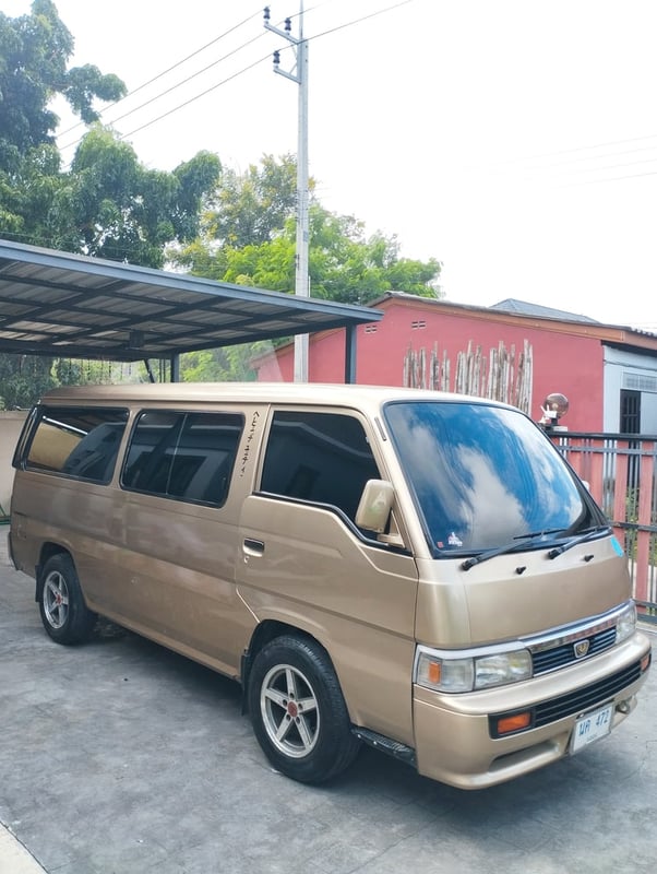 ขายรถตู้นิสสัน Ervan E24 เครื่อง TD27 สภายสวย เบาะตัวนอกแท้ หายาก