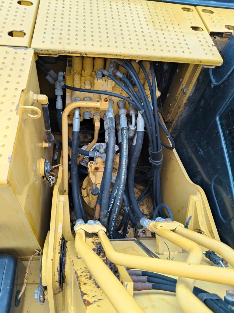 Caterpillar 313d2 Gc มือเดียวจากห้างรถสวยเดิมๆ เอกสารชุดแจ้งจำหน่าย ขาย 1,100,000 บาท โทร 0817410515 Caterpillar 313d2 Gc มือเดียวจากห้างรถสวยเดิมๆ เอกสารชุดแจ้งจำหน่าย ขาย 1,100,000 บาท โทร 0817410515