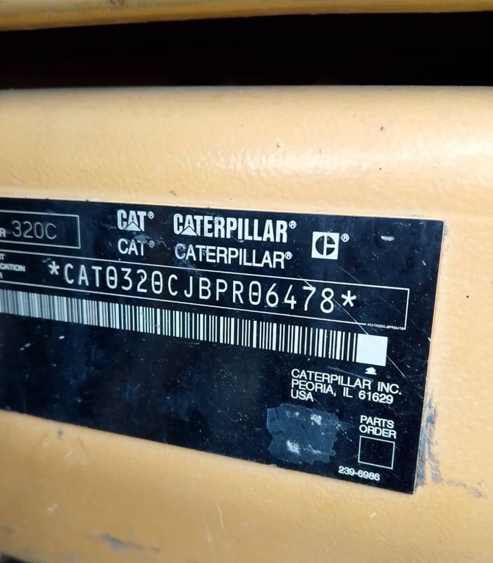 Caterpillar 320c  รถสวยเต็มพร้อมใช้ เอกสารเล่มทะเบียน ขาย 450,000 บาท โทร 0817410515