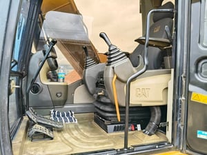 Caterpillar 313d2 Gc  มือเดียวจากห้างรถสวยเดิมๆ เอกสารชุดแจ้งจำหน่าย ขาย  1,100,000 บาท โทร 0817410515